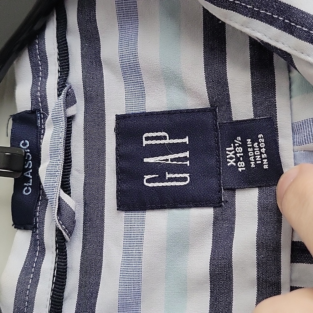 Gap Classic Pinstripe Men's Button Up Long Sleeve Shirt - Picture 6 of 13